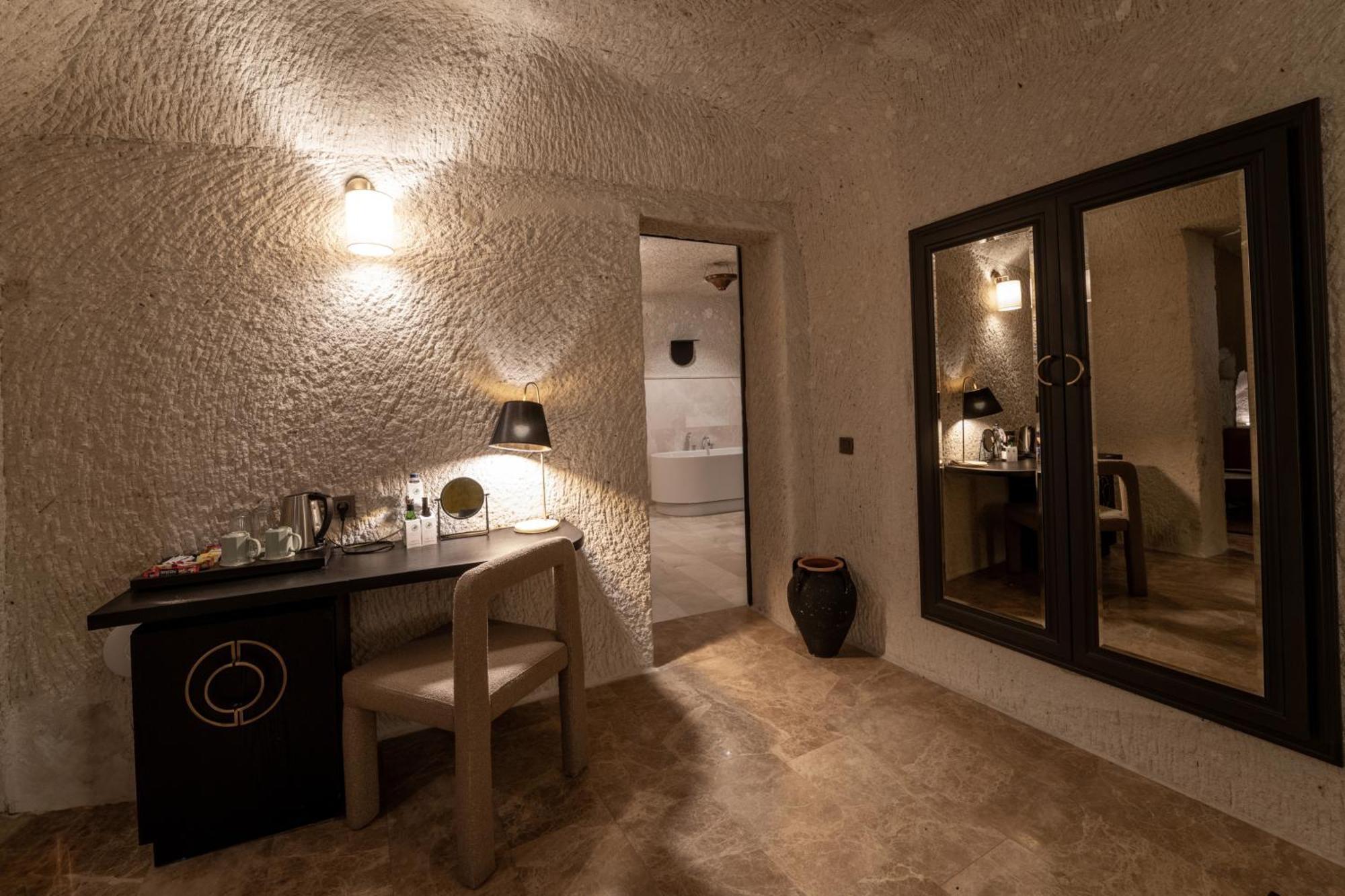 גורמה Artemis Cave Suites & Spa- Adults Only מראה חיצוני תמונה